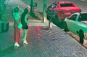 Câmera flagra reação de populares após violento acidente no Bairro Neva