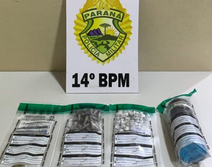 PM apreende cocaína, crack e munição durante ação contra o tráfico em Medianeira Imagem referente a PM apreende cocaína, crack e munição durante ação contra o tráfico em Medianeira