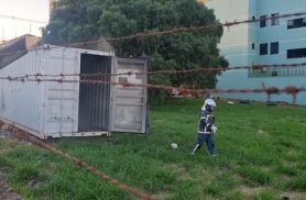 Bombeiros verificam fumaça saindo de container no Alto Alegre