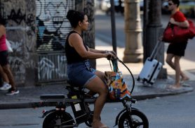 Fenômeno das bikes elétricas é tema do Caminhos da Reportagem