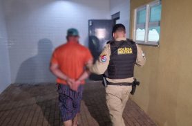 Homem é detido por agredir companheira e ameaçar criança de 3 anos em Cascavel