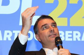Filho mais velho de Bolsonaro, Flávio disputa a Presidência pelo PL