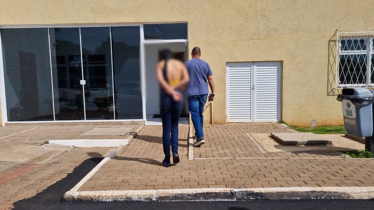 Mulher não paga pensão alimentícia e é detida pelo GDE na Região Norte