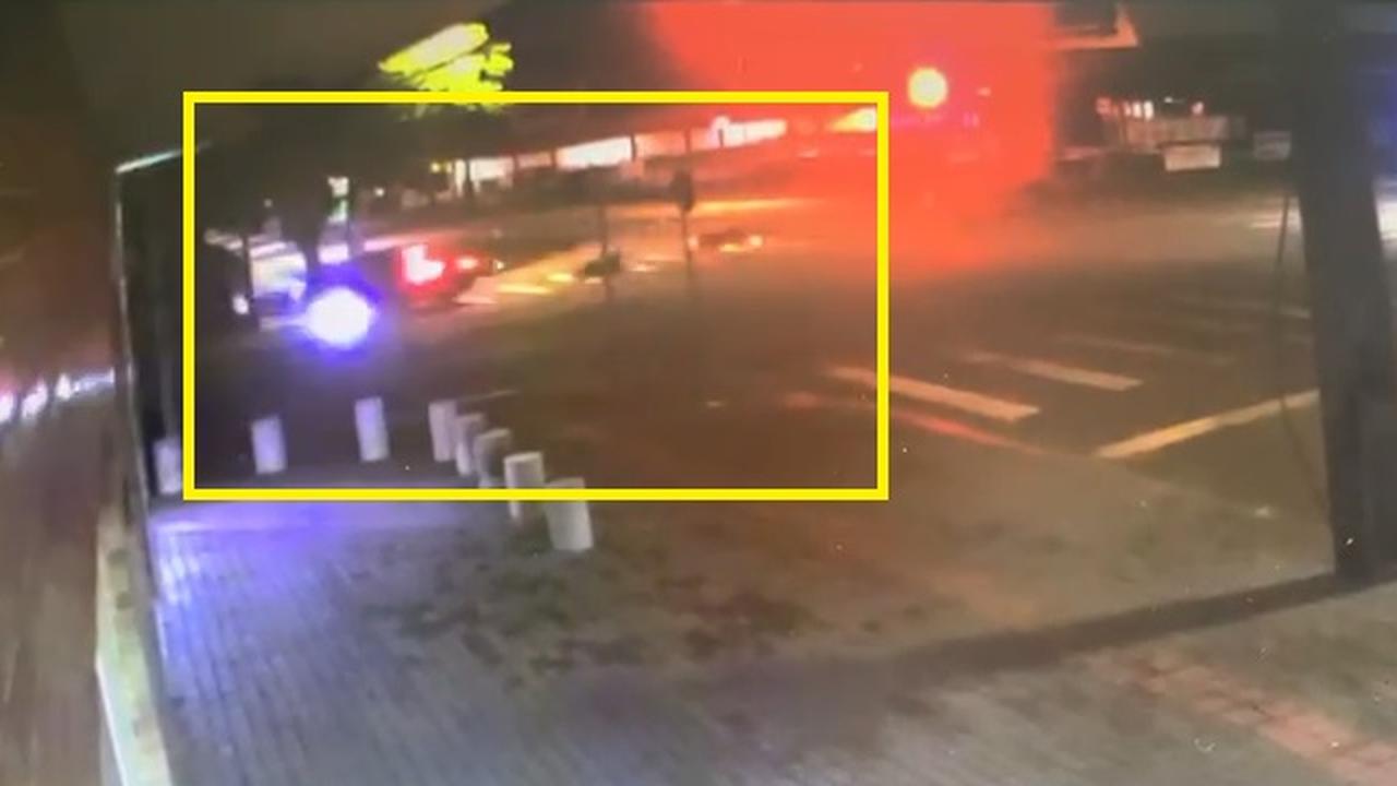 Câmera flagra forte batida entre moto e Azera no Bairro Neva