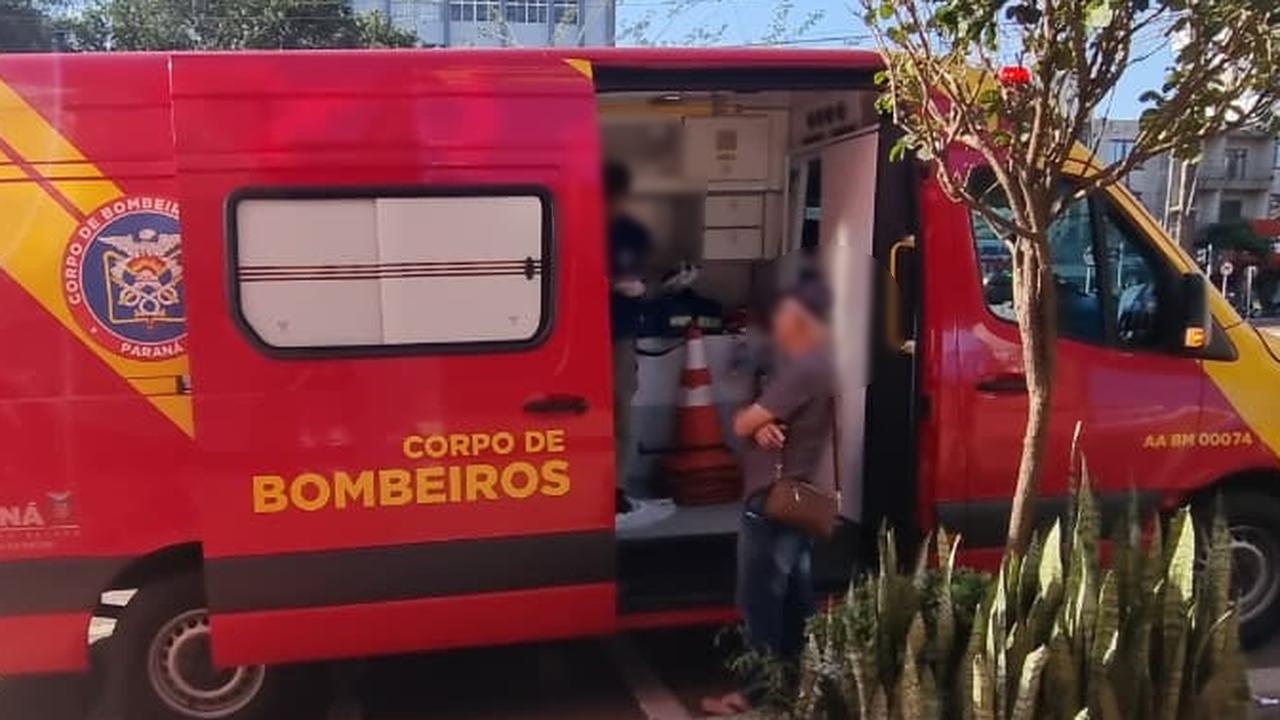 Idosa é socorrida após sofrer queda na Avenida Brasil