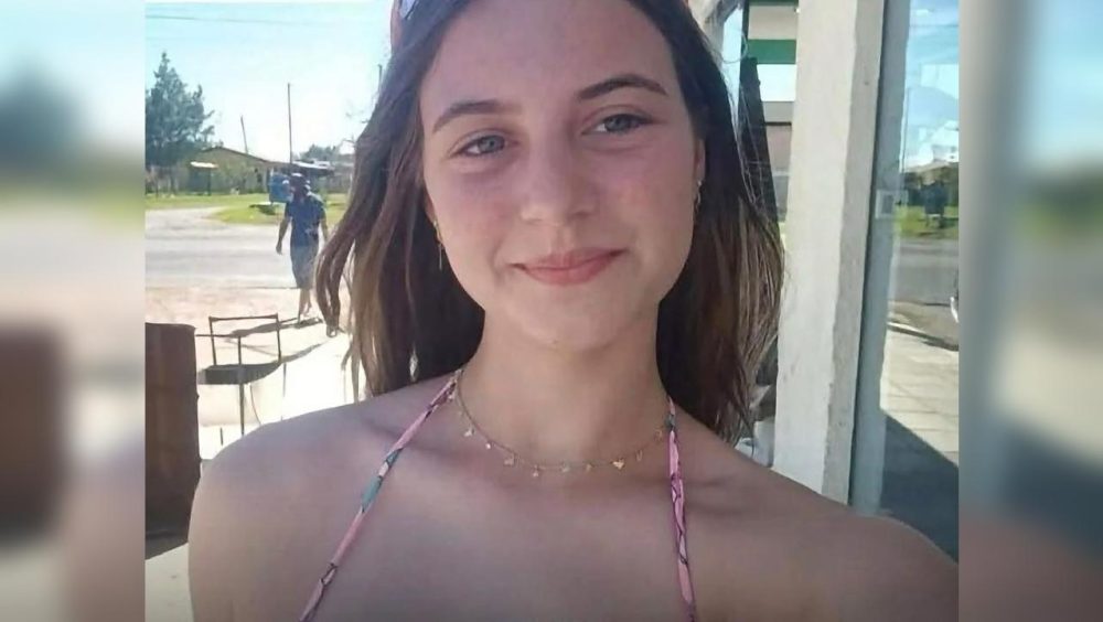Adolescente de 14 anos é morta a facadas pelo padrasto Imagem referente a Adolescente de 14 anos é morta a facadas pelo padrasto