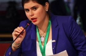 Brasileira defende mais influência dos jovens nas decisões da COP17