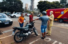 Acidente entre moto e Astra mobiliza Siate no Centro
