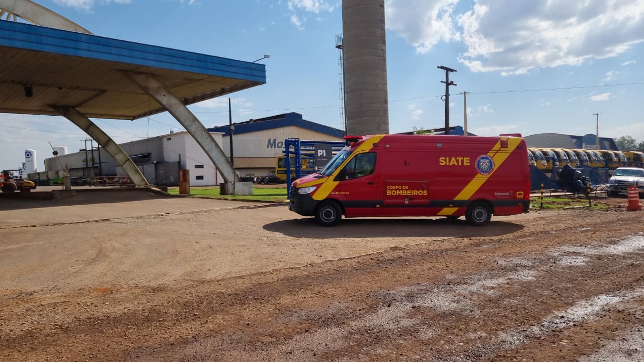 Mulher é socorrida após sofrer queda em empresa às margens da BR-277