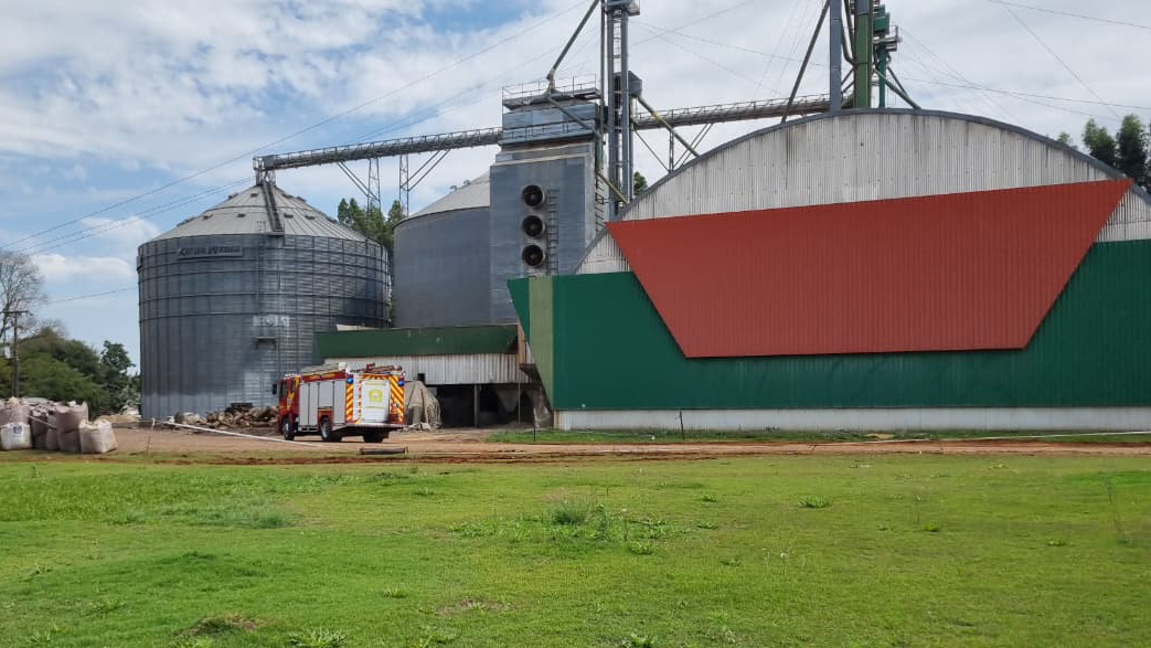 Princípio de incêndio é registrado em secador de grãos de cerealista às margens da BR-369