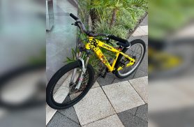 Criminosos armados roubam duas bicicletas nas proximidades de posto em Cascavel