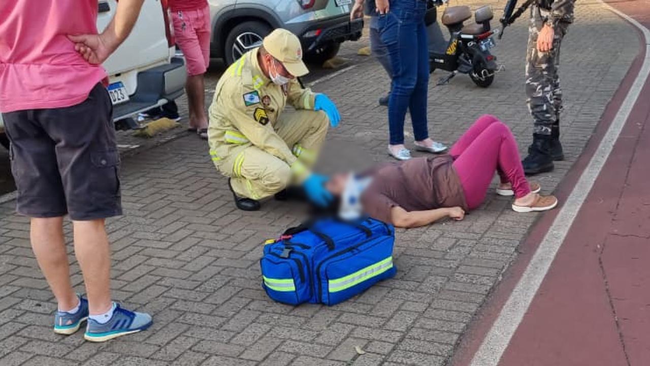Batida entre bicicleta e autopropelido deixa vítimas em Cascavel