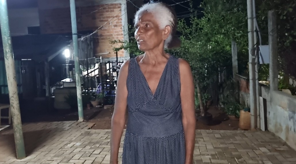 Moradora leva susto ao descobrir cobra cascavel dentro de casa no Bairro Universitário