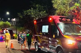 Mulher é atropelada por motocicleta e duas pessoas ficam feridas em Foz do Iguaçu