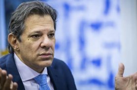 Motorista de Haddad muda versão sobre abordagem da PM após prestar depoimento Motorista de Haddad muda versão sobre abordagem da PM após prestar depoimento
