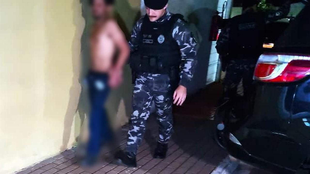 Homem de 32 anos é detido após confusão com esposa, enteada e vizinho no Brasmadeira