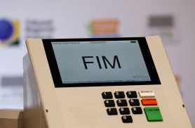 Eleitor tem até esta quinta-feira (20) para solicitar voto em trânsito Eleitor tem até esta quinta-feira (20) para solicitar voto em trânsito