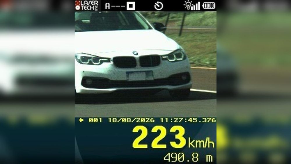 BMW é flagrado a 223 km/h em fiscalização com radar da PRF na BR-163 Imagem referente a BMW é flagrado a 223 km/h em fiscalização com radar da PRF na BR-163