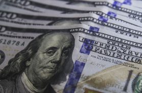 Dólar cai para R$ 5,17 após anúncio de recompra de títulos nos EUA