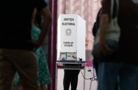 TSE recebe mais de mil denúncias nos primeiros dias de campanha TSE recebe mais de mil denúncias nos primeiros dias de campanha