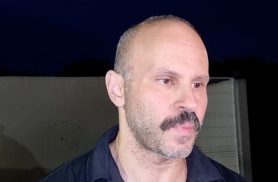 “Essas luvas teriam sido desviadas ali do hospital universitário”, afirma delegado