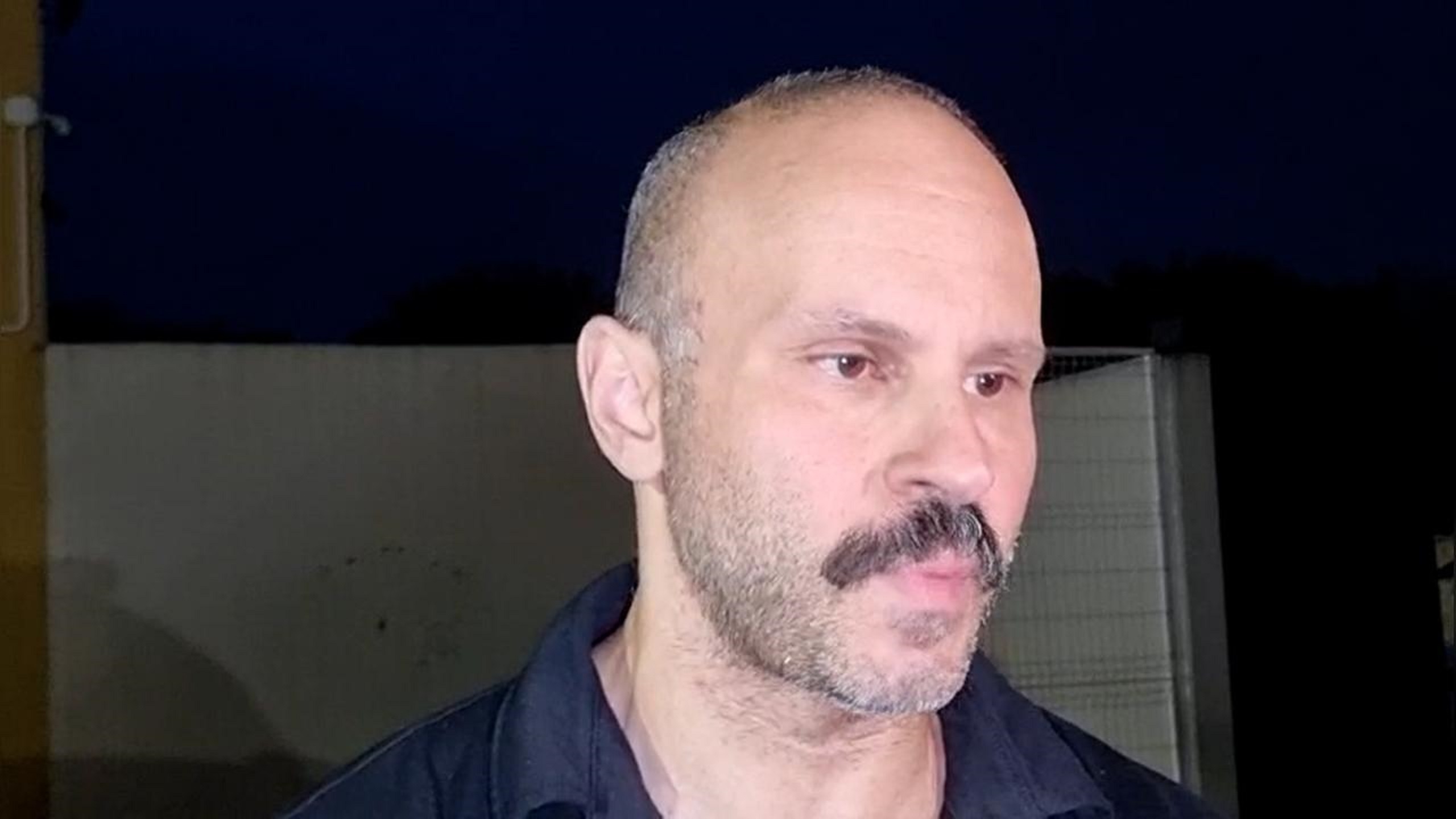 “Essas luvas teriam sido desviadas ali do hospital universitário”, afirma delegado