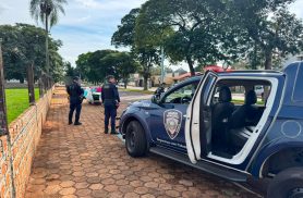 GM aborda suspeito ligado a furto em farmácia durante patrulhamento em Toledo