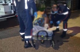 Mulher de 55 anos sofre queda e torce o joelho no Santa Felicidade