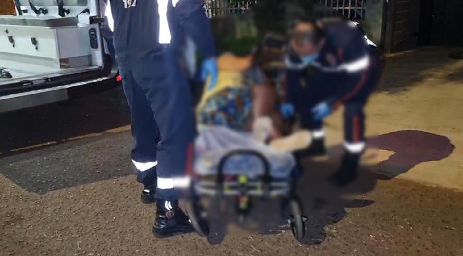 Mulher de 55 anos sofre queda e torce o joelho no Santa Felicidade