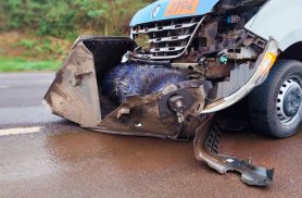 PRF notifica motorista após equipamento cair de caminhão e provocar acidente na BR-163 PRF notifica motorista após equipamento cair de caminhão e provocar acidente na BR-163