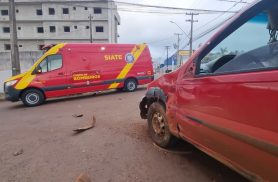 Acidente entre moto e carro deixa homem ferido no bairro Periolo, em Cascavel