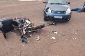 Moto destruída e motociclista ferido marcam acidente de trânsito no bairro Country