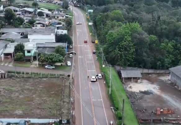 Polícia Civil prende homem e apreende adolescente por tráfico de drogas em Quedas do Iguaçu