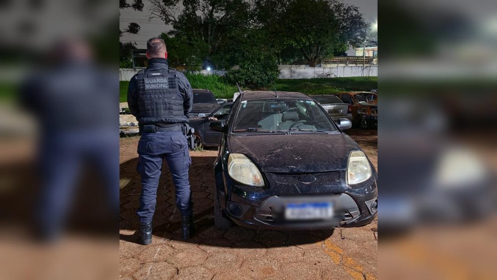Ford Ka com alerta de furto é encontrado abandonado em rua de Cascavel Imagem referente a Ford Ka com alerta de furto é encontrado abandonado em rua de Cascavel
