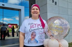 Última químio é comemorada em Cascavel: "Existe vida durante o tratamento, não é só sofrimento"