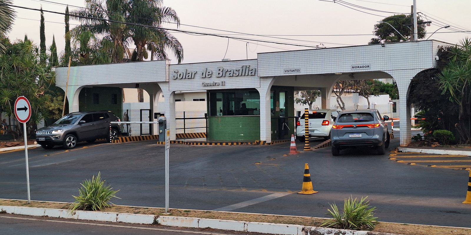 Com autorização de Moraes, Bolsonaro poderá voltar a receber visitas Imagem referente a Com autorização de Moraes, Bolsonaro poderá voltar a receber visitas