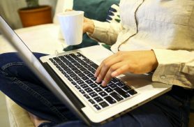 Sete em cada dez brasileiros temem comprar remédios pela internet