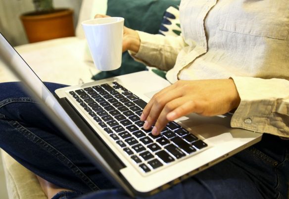 Sete em cada dez brasileiros temem comprar remédios pela internet