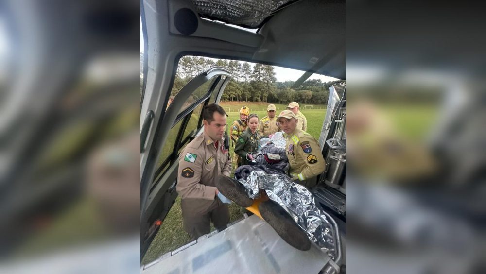 Falcão 08 resgata jovem de 20 anos ferido por arma branca em Almirante Tamandaré Imagem referente a Falcão 08 resgata jovem de 20 anos ferido por arma branca em Almirante Tamandaré