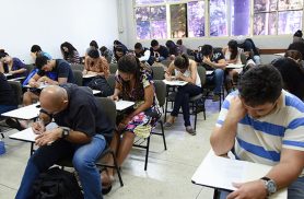Provas do Encceja são realizadas neste domingo em todo o país