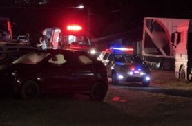 Homem é esfaqueado pela esposa após bebedeira e discussão em São José dos Pinhais; vítima foi levada ao hospital
