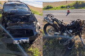 Duas pessoas morrem e cinco ficam feridas em acidente com colisão frontal entre carro e moto