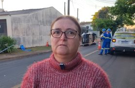 “Aqui virou uma pista de corrida”, diz moradora após carro tombar em acidente no Santa Felicidade