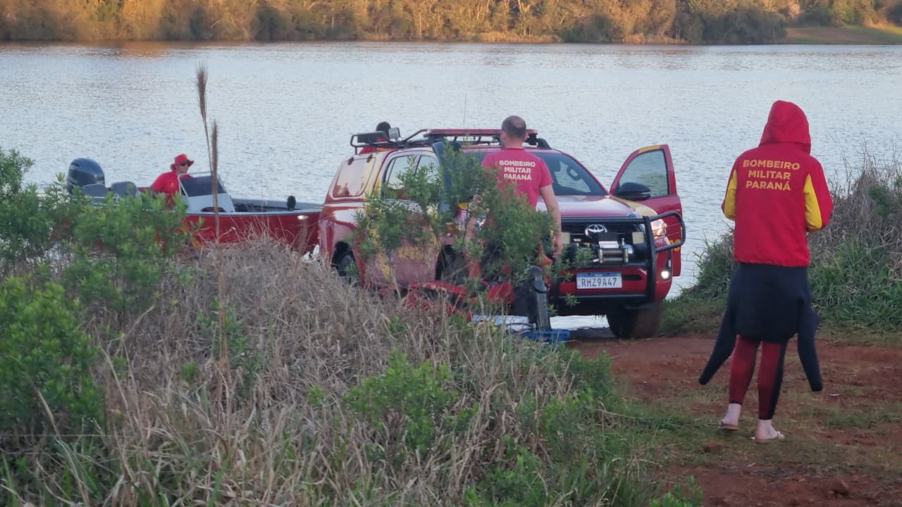 Bombeiros encerram segundo dia de buscas por homem desaparecido em lago de Cascavel