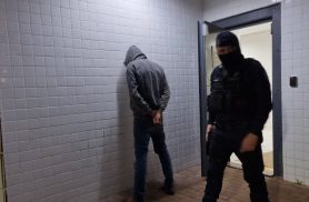 Adolescente de 17 anos é apreendido com motocicleta furtada em Cascavel