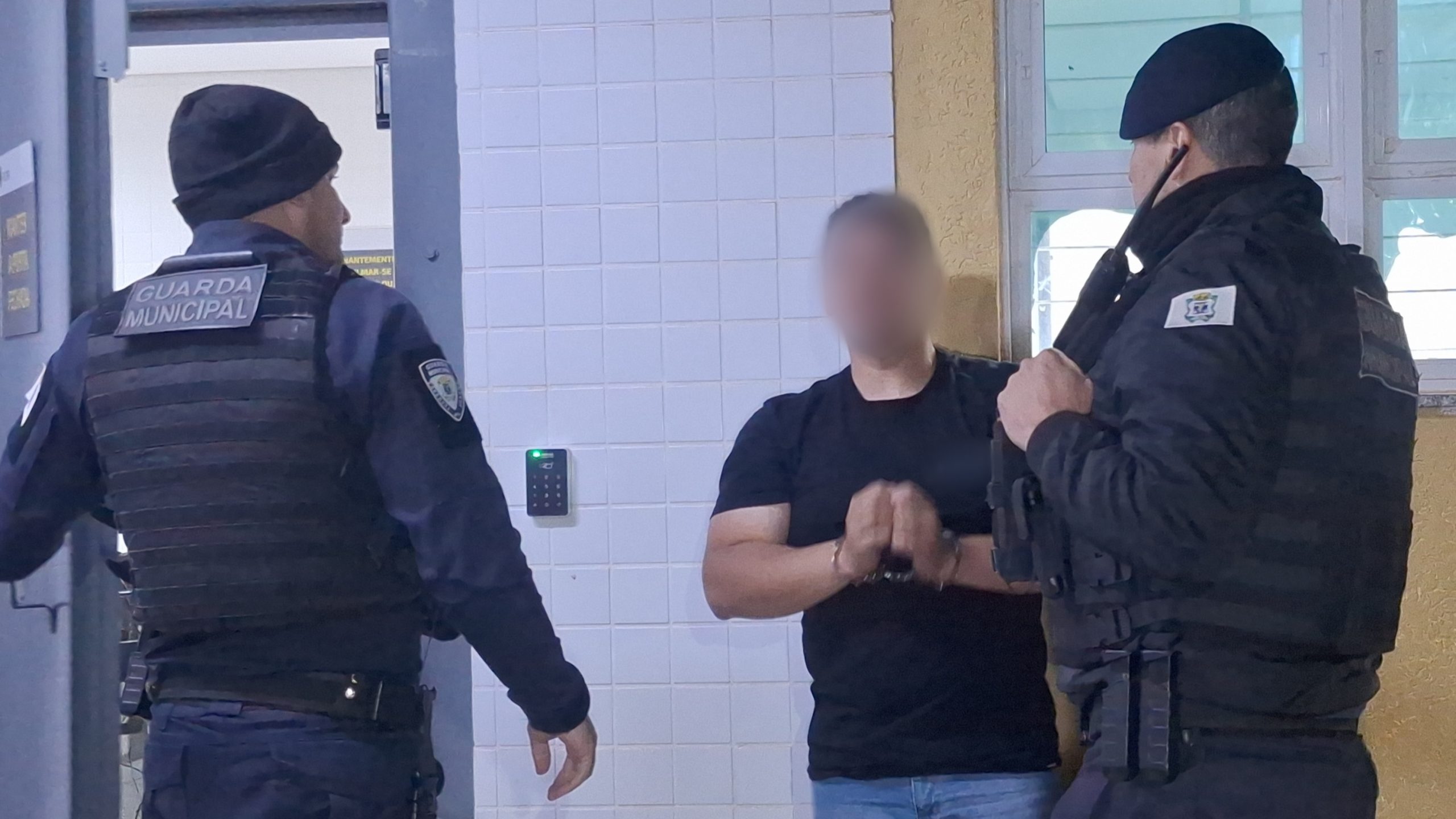 Motorista sem CNH é preso após dar “cavalo de pau” e fugir da Guarda em Cascavel