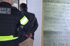 Motorista é preso após teste apontar 0,64 mg/L de álcool em Cascavel