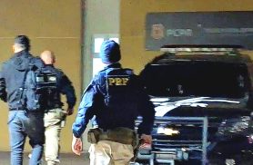 Abordagem da PRF na BR-277 termina com prisão de homem procurado por deserção do Exército