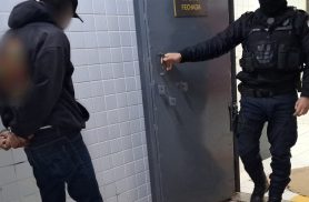 Homem é encaminhado à delegacia após ser flagrado com F-4000 furtada na BR-163