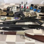 Imagem relativa a Homem é preso com quatro armas e mais de mil munições após ameaça em Boa Vista da Aparecida